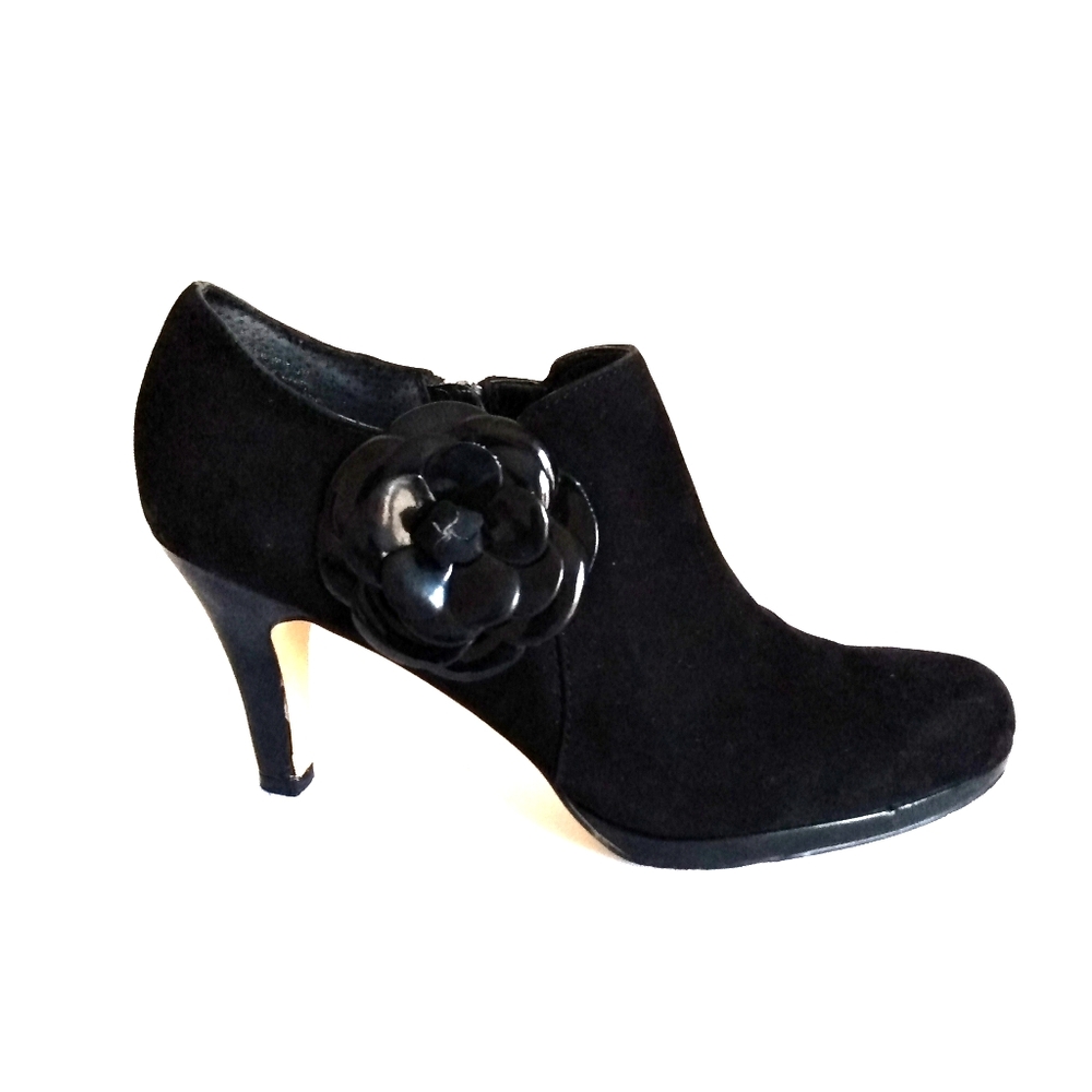 Anne Klein ankle boots